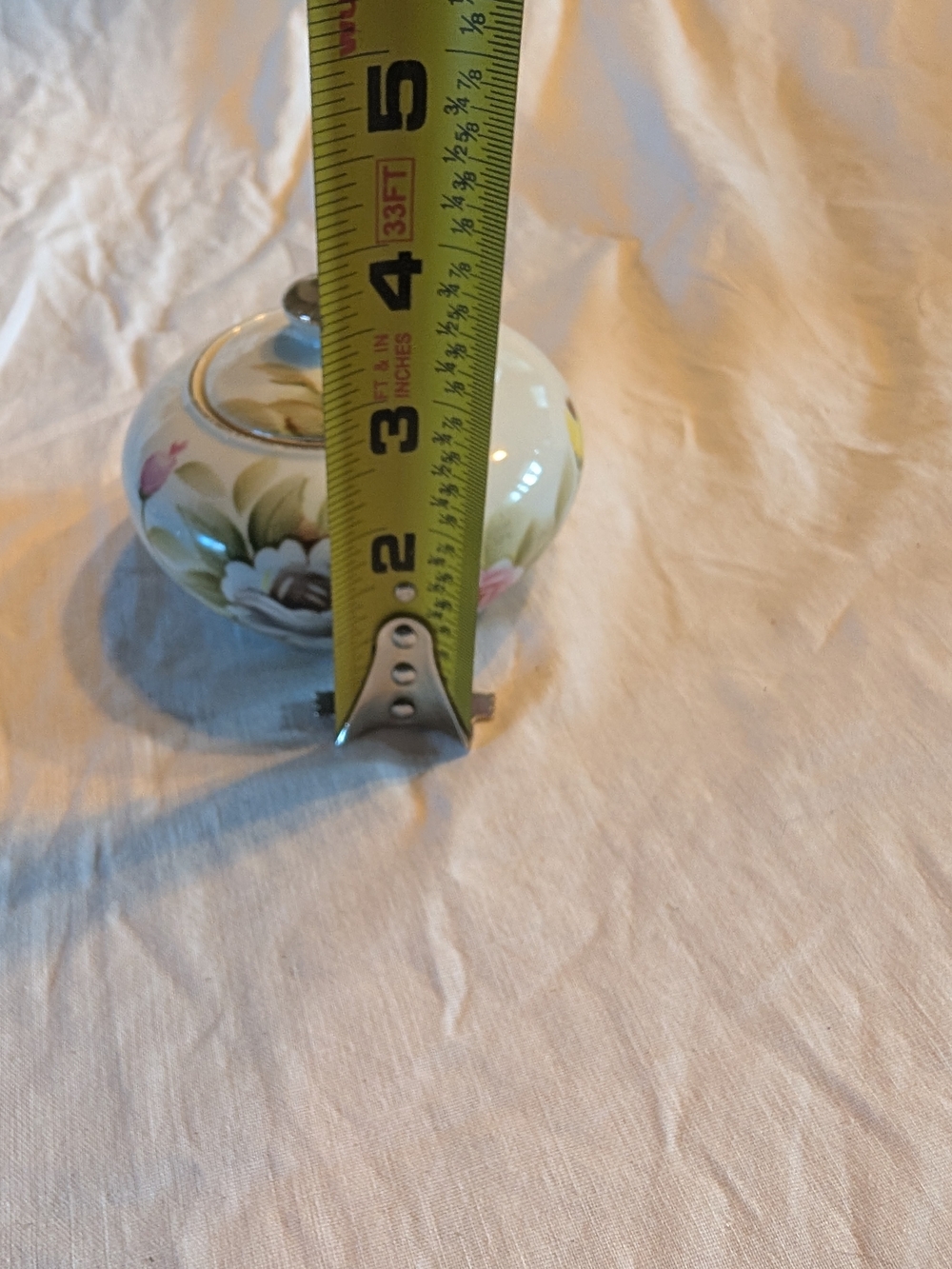 2/30$ Vintage Porcelain Floral Lidded Jar in White, Pink & Green with Gold Trim - Picture 8 of 9